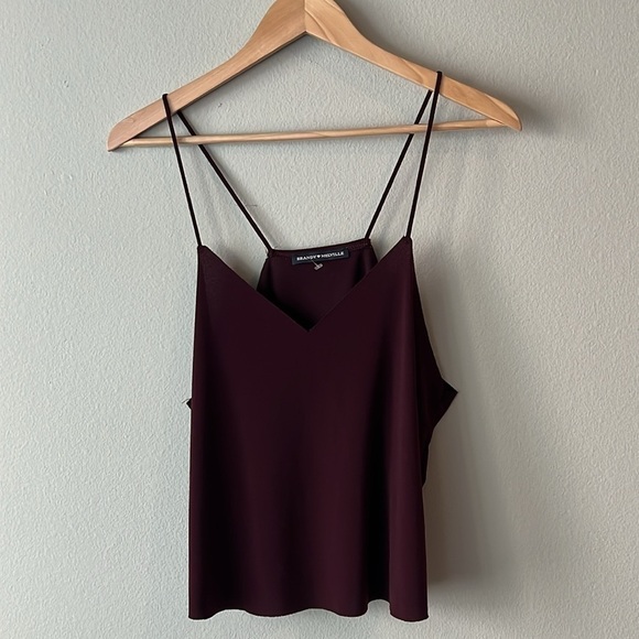 Brandy Melville Rhianna V-neck Flowy Tank Top in Burgundy OS - Picture 4 of 9